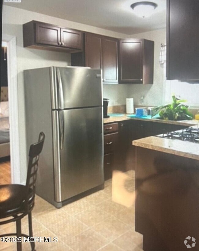 Building Photo - 406 4th Ave Unit 3 Rental