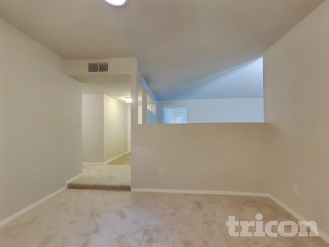 Photo - 1349 W Morrow Dr