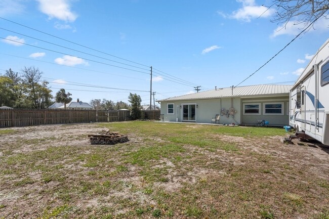 Photo - 907 Garrison Ave
