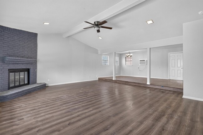 Photo - 4400 Hodgkins Rd