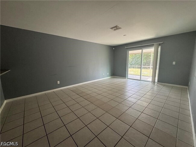 Photo - 851 Eisenhower Blvd