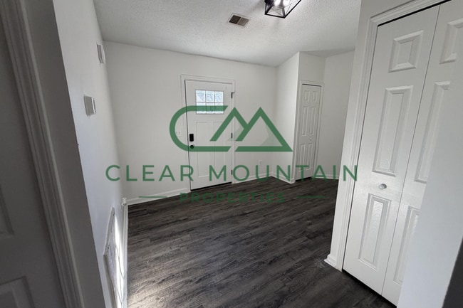 Photo - MOVE-IN SPECIAL! FREE RENT! Unit 2 SF