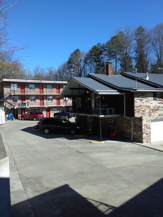 Photo - Madrid Court Unit 201