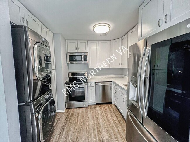 Photo - 2689 Glengyle Dr
