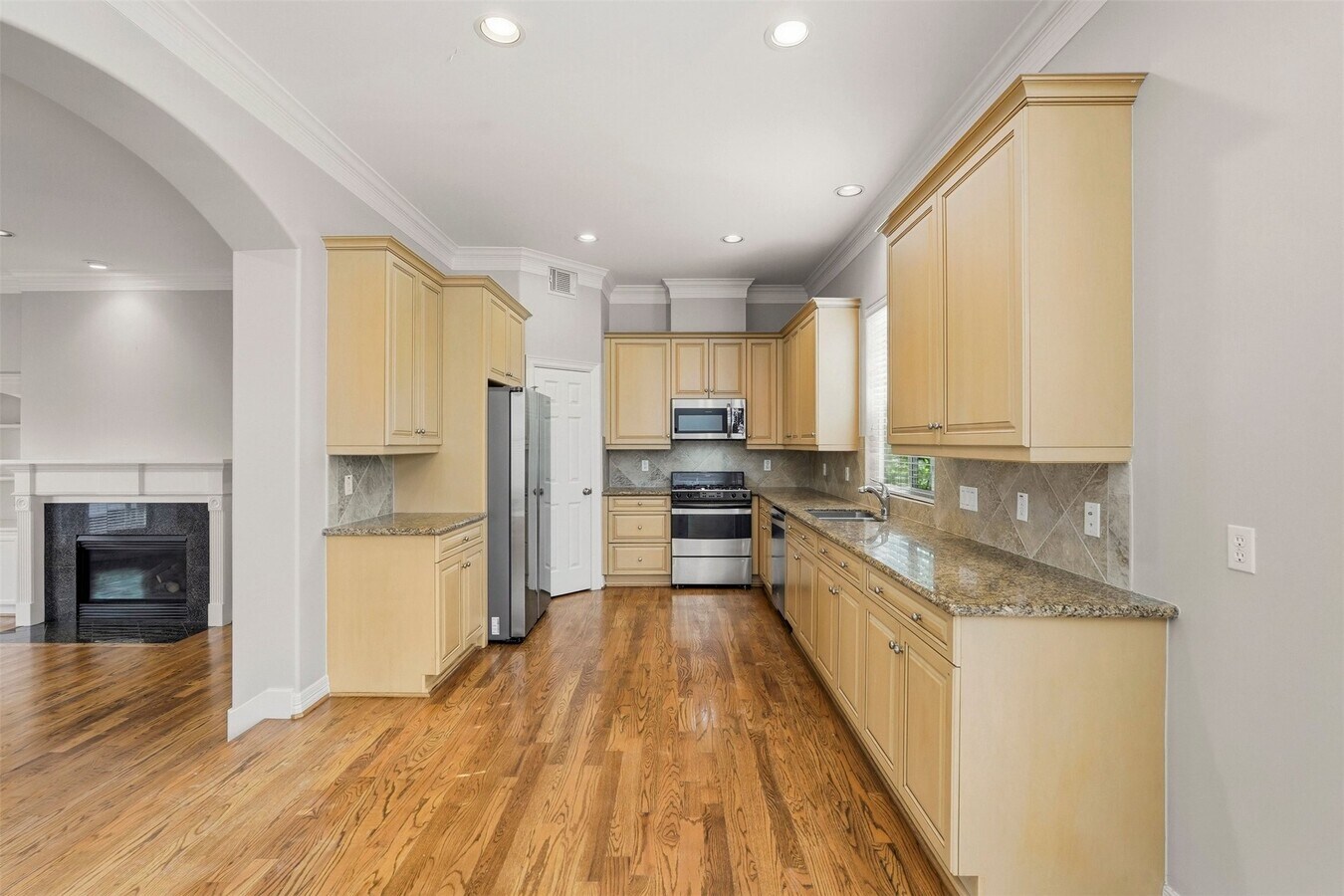 Photo - 822 Stuart St