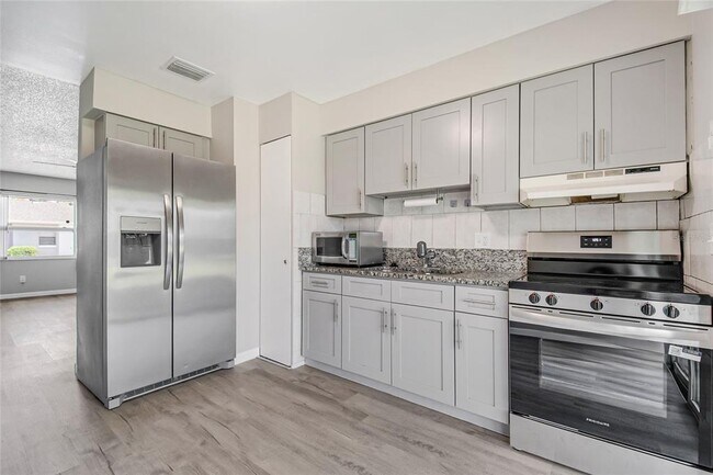 Photo - 106 Lake Villa Way