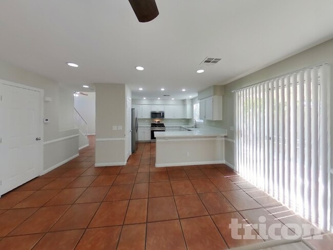 Photo - 3632 Mountain River St