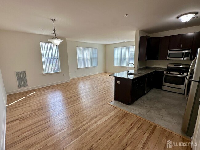 Photo - 101 Roosevelt Ave Unidad 311