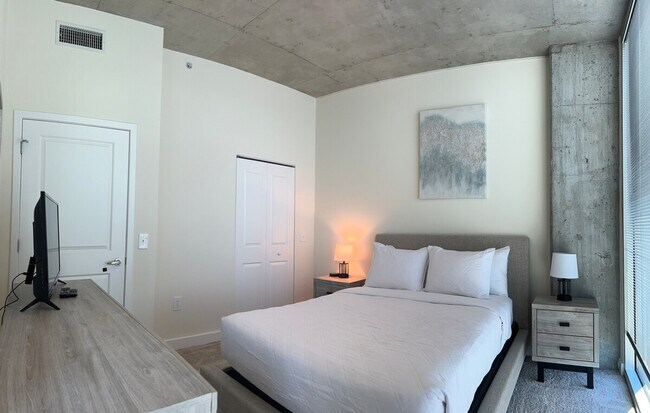 Photo - 300 S Church St Unidad ID1344154P