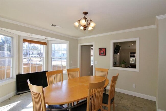 Photo - 2565 Camille Dr NE