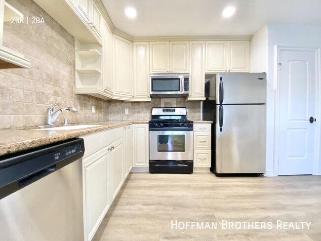 Photo - 1837 Beloit Ave Unidad 203