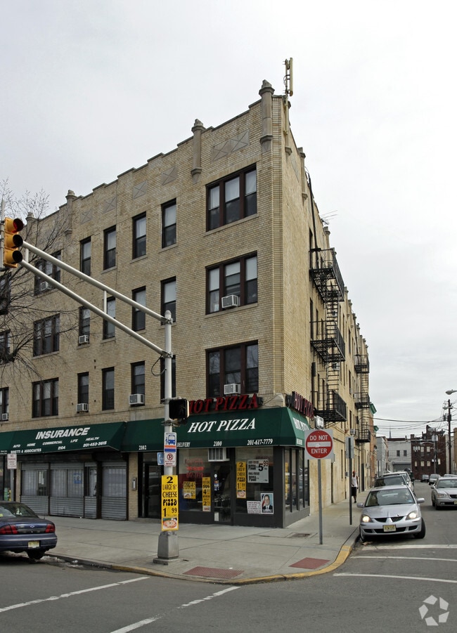 Union City Apartments - Union City Apartments