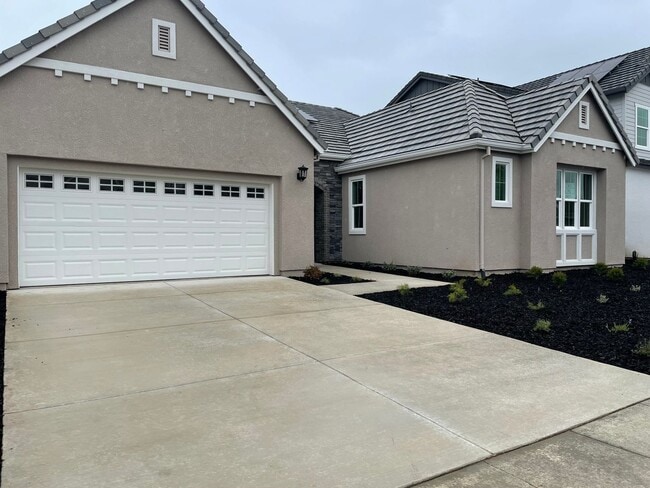 Building Photo - 3 Bedroom 2 Bathroom Rental