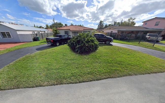 Photo - 6790 SW 18th St