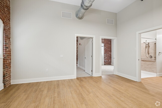 ADA Compliant - 2BR, 1BA - 826SF - Living Room