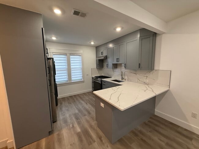 Photo - 517 Lincoln St Unidad 3