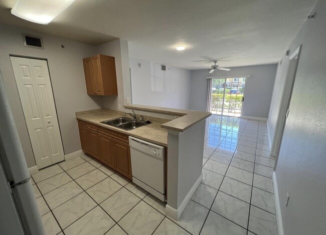 Photo - 6769 Heritage Grande Unit 2103