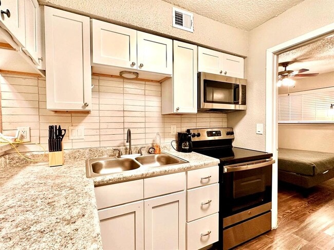 Photo - 2808 Whitis Ave Unidad C207