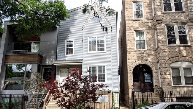 Building Photo - 527 N Marshfield Ave Rental
