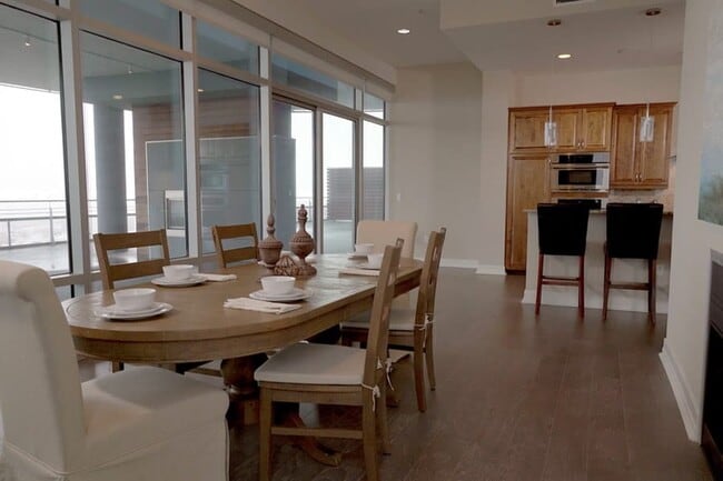 Photo - High-Rise Luxury in River Oaks Unit 29WN3