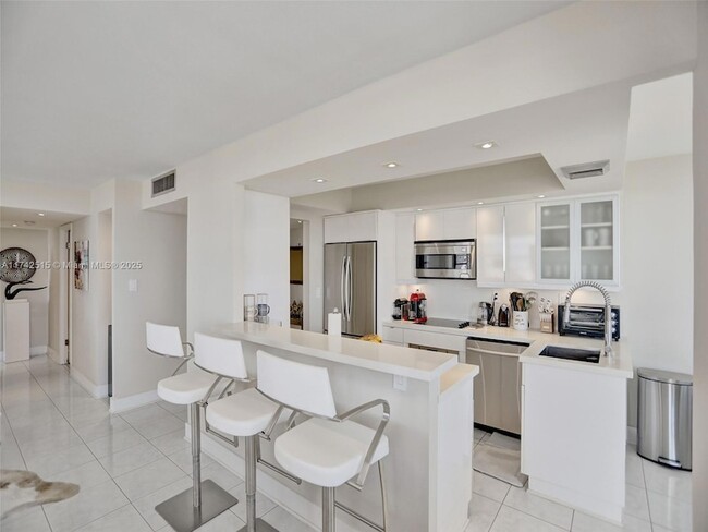 Building Photo - 18011 Biscayne Blvd Unit 1904 Rental