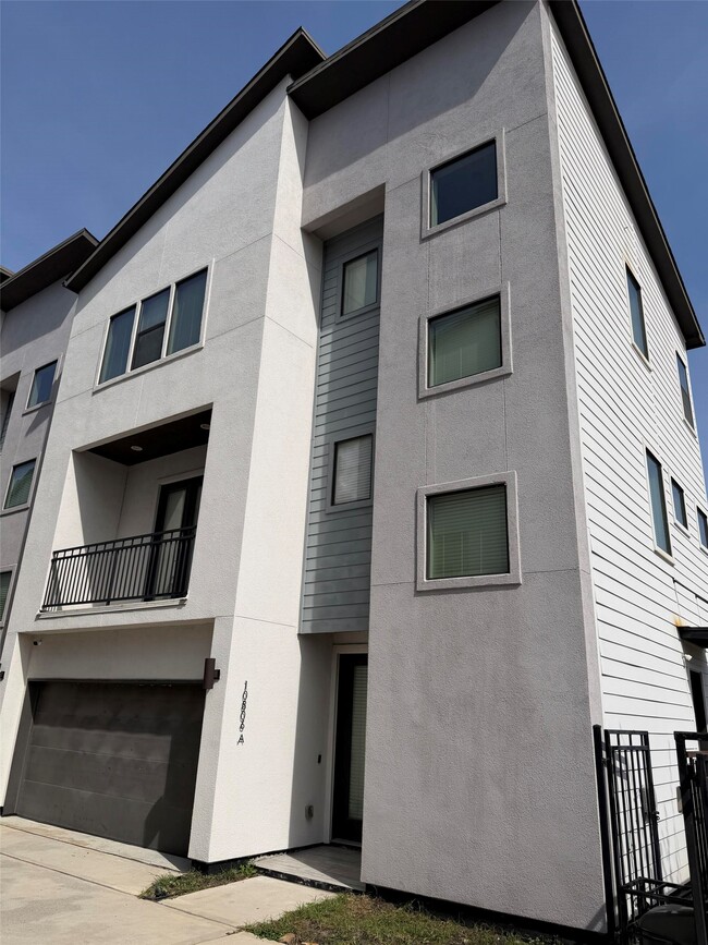 Building Photo - 10806 Warwana Rd