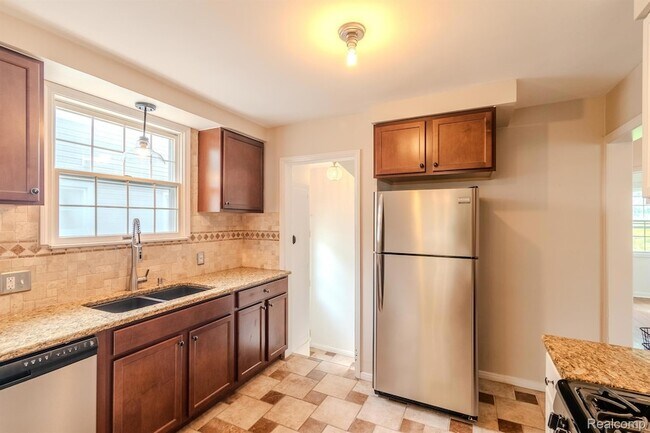 633 N Dorchester Ave