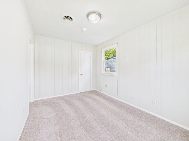 Photo - 2400 Beck Dr