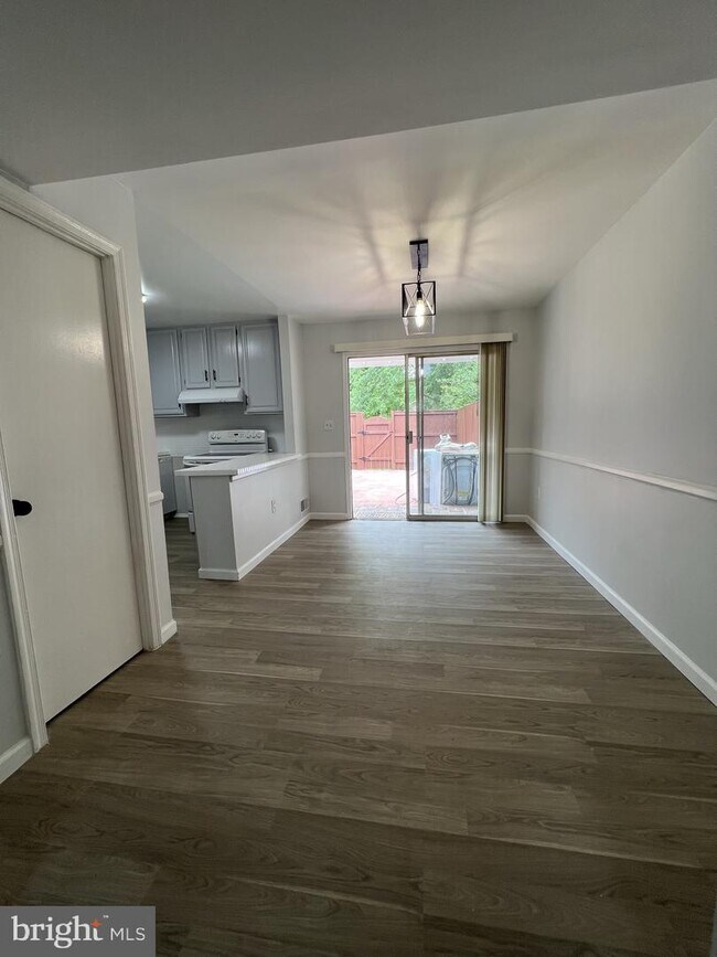 Photo - 27 Dorchester Ct