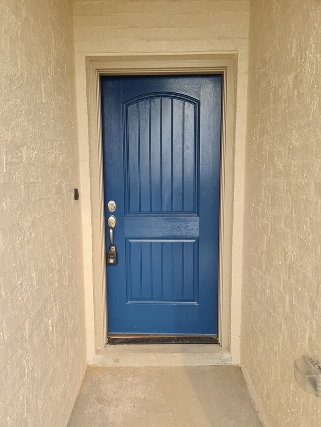 Photo - 1013 Escondido Ln E