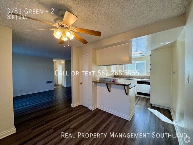 Building Photo - Beautifully Renovated 2 Bed / 1.5 Bath Apa... Unit 2 Rental