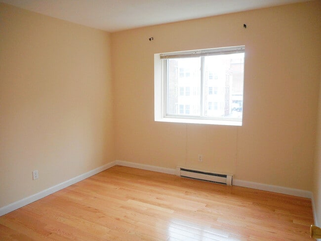 Photo - 10 Scottfield Rd Unit 33