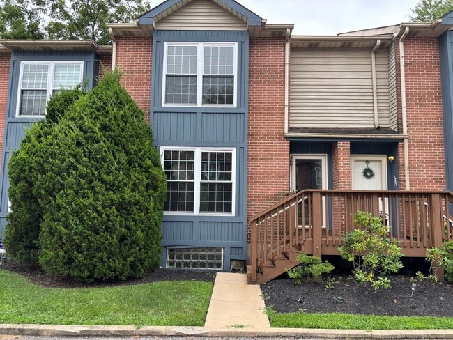 Abbey Lane Townhome 3 Beds 3 Baths!! - Abbey Lane Townhome 3 Beds 3 Baths!!