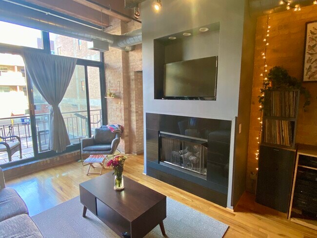 Photo - 1250 W Van Buren St Unit 208