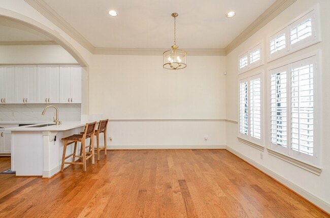 Photo - 1915 Upland Sky