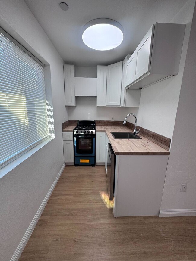 Photo - 1906 Filson St UNITS A, B, C