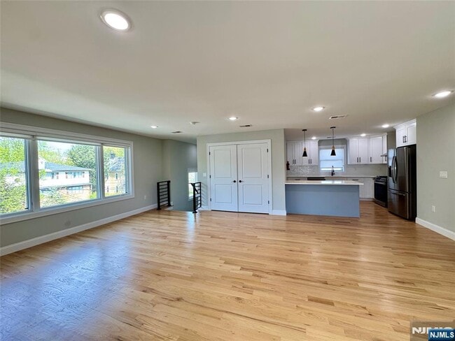 Photo - 105 Feronia Wy