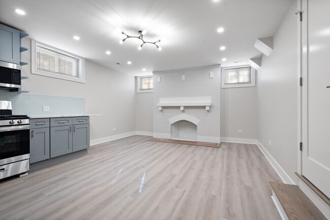 Photo - 2600 W Morse Ave Unidad Garden