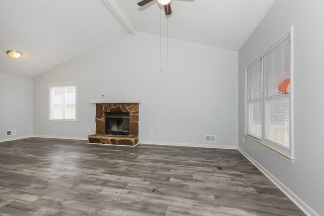 Photo - 346 Sprahler St