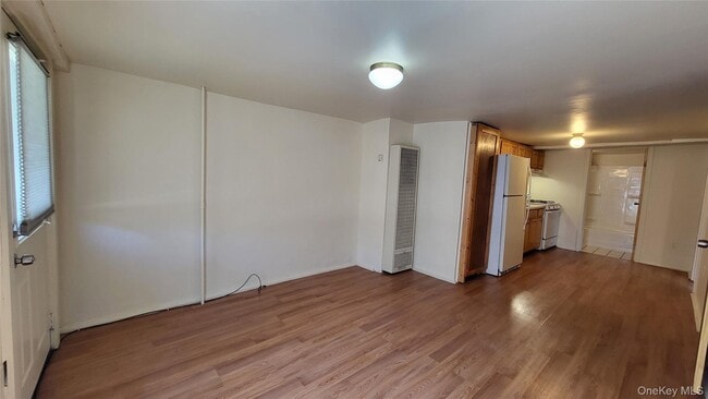 94 E Main St Unit 1