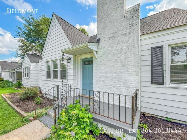 Photo - 121 Dupont Dr