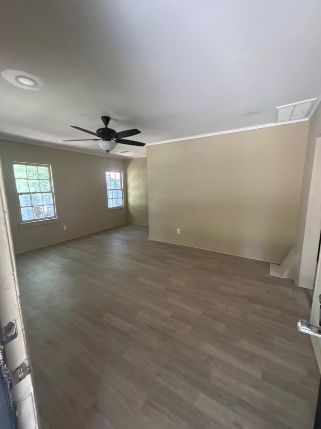 Photo - 236 Decelle St