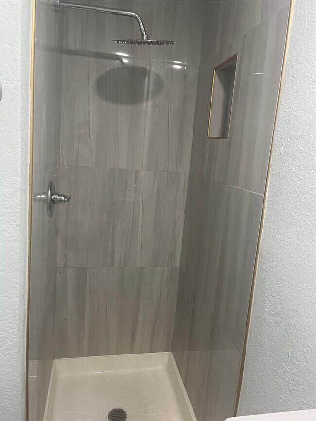 Photo - 415 Shirleen Dr