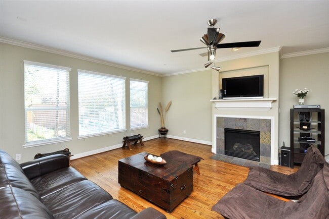 Photo - 1613 Detering St