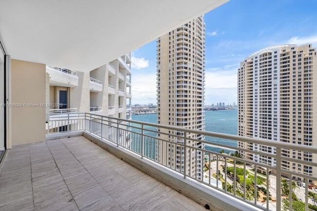 Building Photo - 888 Brickell Key Dr Unit 2607