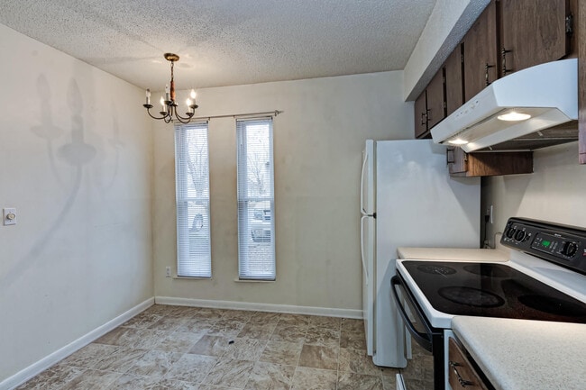 Photo - 3771 Heathrow Dr