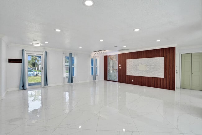855 NW 80th Terrace