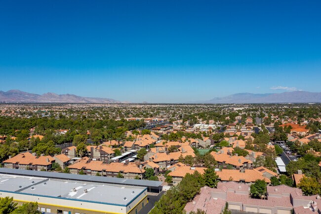 Photo - Vizcaya at the Trails