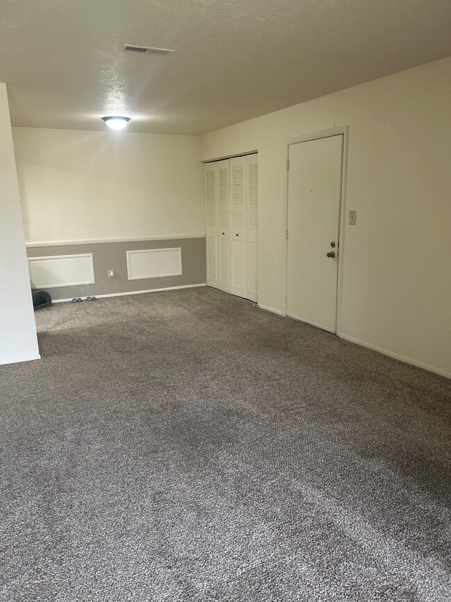 Living/Dining Area