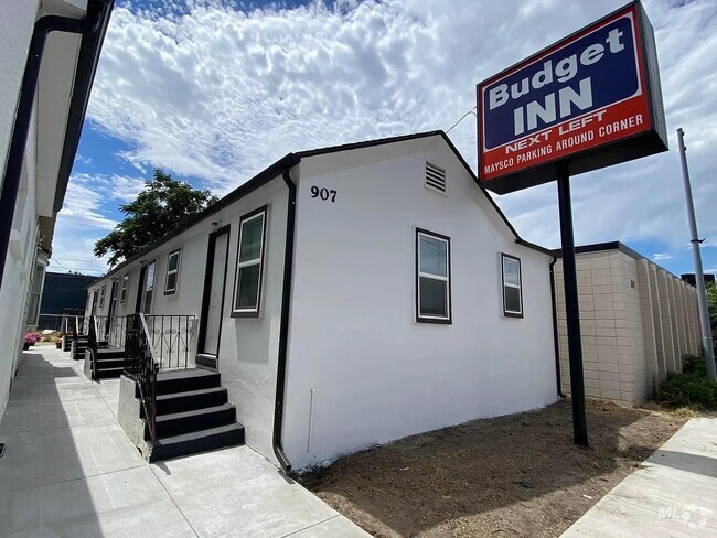 Building Photo - 2nd St Unit 2 Rental